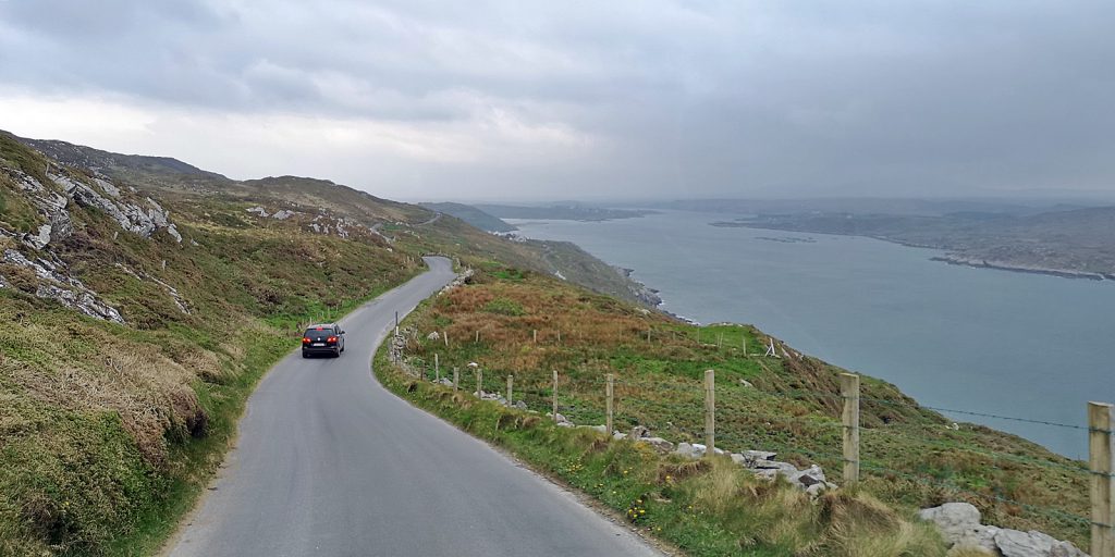 Sky Road mit Blick auf die Clifden Bay